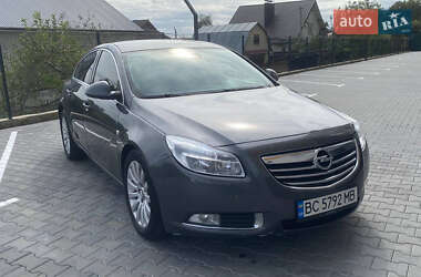 Седан Opel Insignia 2010 в 