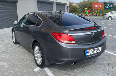 Седан Opel Insignia 2010 в 
