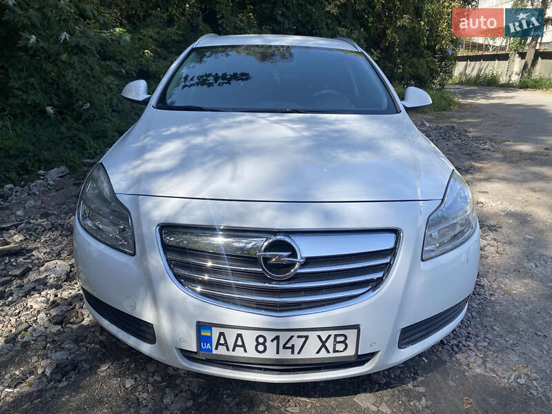 Универсал Opel Insignia 2013 в Киеве