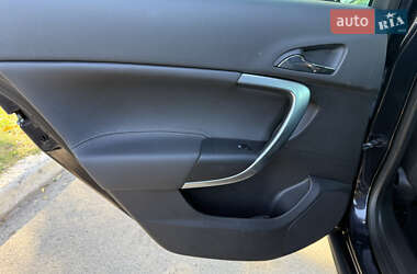 Универсал Opel Insignia 2009 в 
