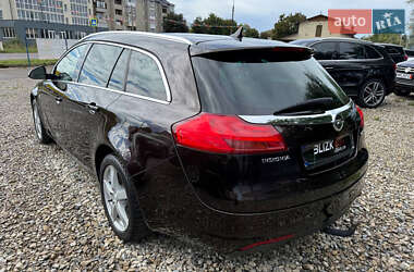 Универсал Opel Insignia 2011 в 