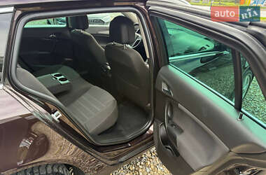 Универсал Opel Insignia 2011 в 