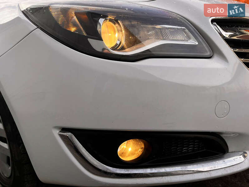 Седан Opel Insignia 2014 в Львові