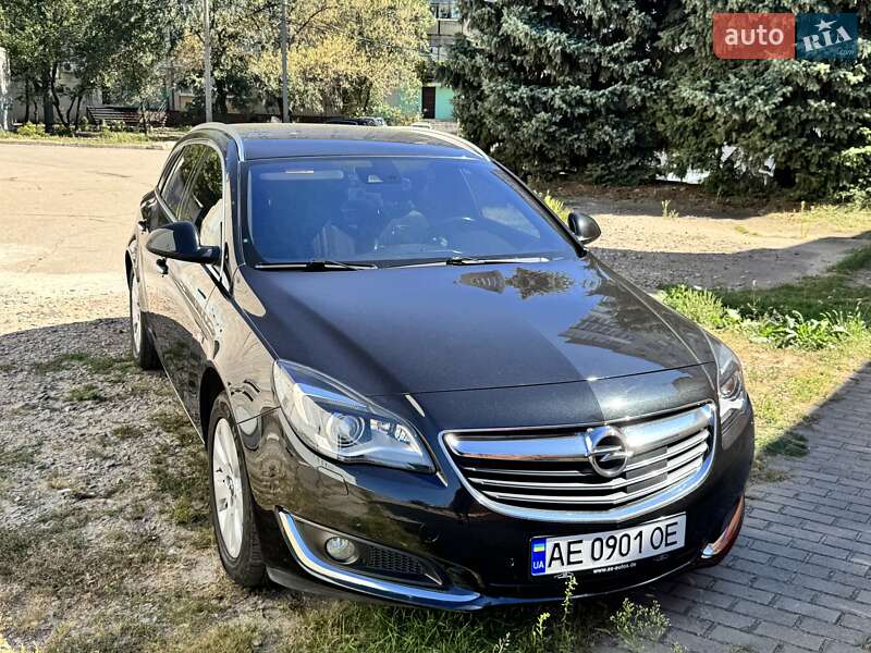 Универсал Opel Insignia 2016 в 