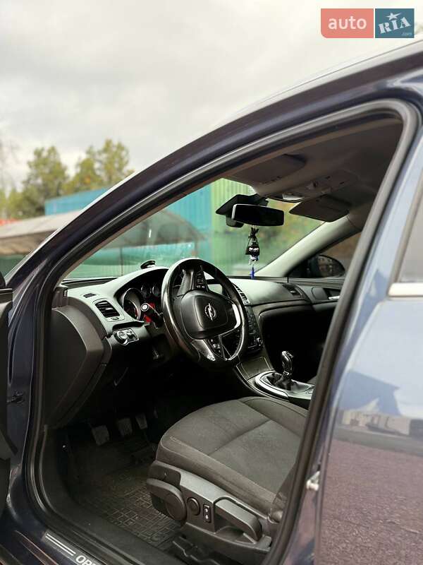 Универсал Opel Insignia 2009 в Ирпене
