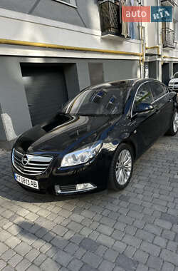 Седан Opel Insignia 2012 в Івано-Франківську
