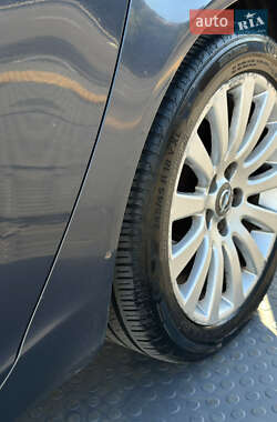 Универсал Opel Insignia 2010 в 