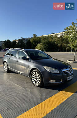 Универсал Opel Insignia 2010 в 