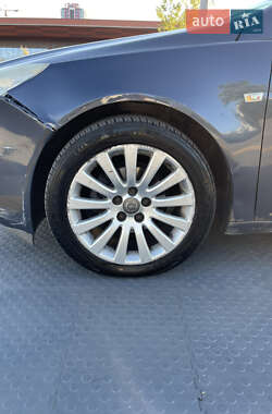 Универсал Opel Insignia 2010 в 