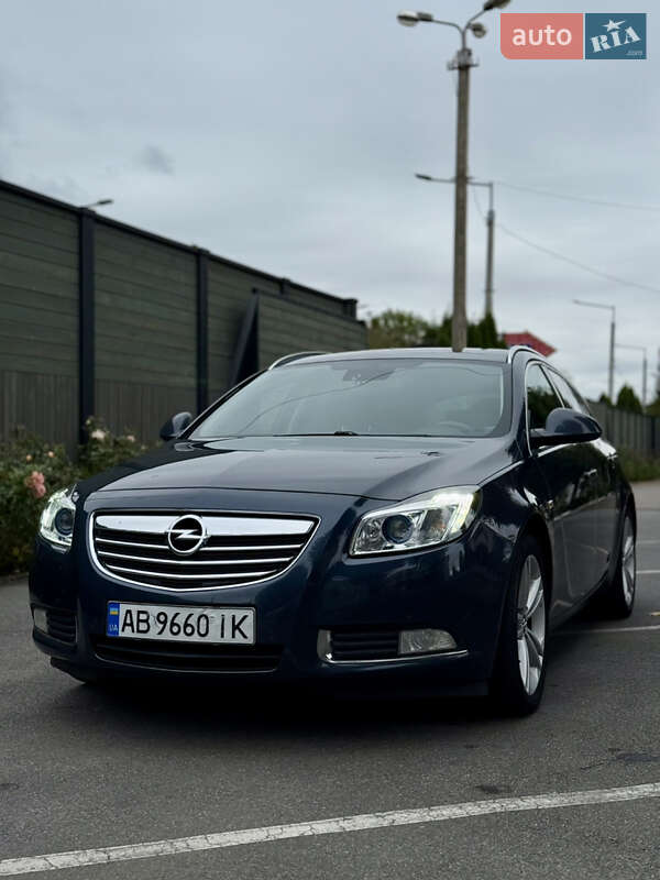 Седан Opel Insignia 2009 в 