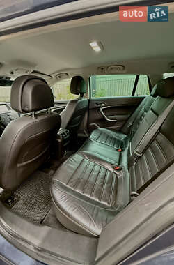 Седан Opel Insignia 2009 в 