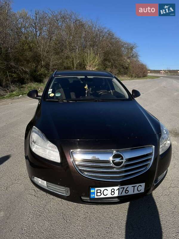 Универсал Opel Insignia 2012 в Дунаевцах