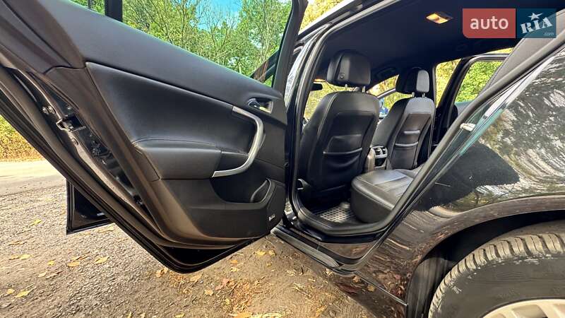 Универсал Opel Insignia 2012 в Новомосковске