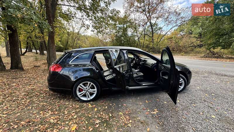 Универсал Opel Insignia 2012 в Новомосковске