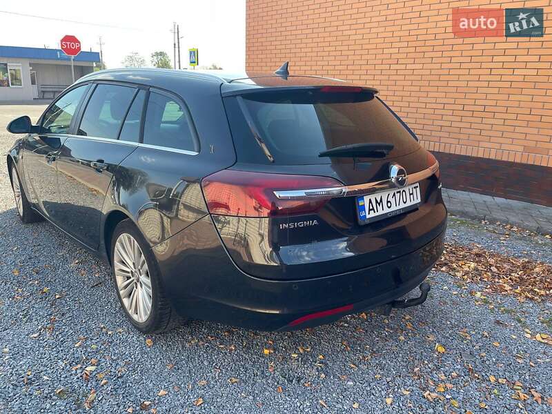 Універсал Opel Insignia 2015 в Звягелі