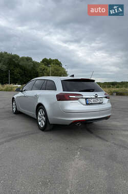 Универсал Opel Insignia 2016 в 