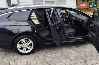 Универсал Opel Insignia 2018 в 