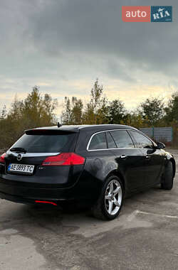 Универсал Opel Insignia 2010 в 
