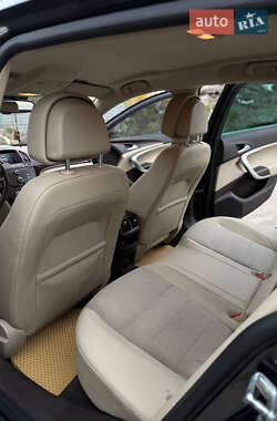 Универсал Opel Insignia 2010 в 