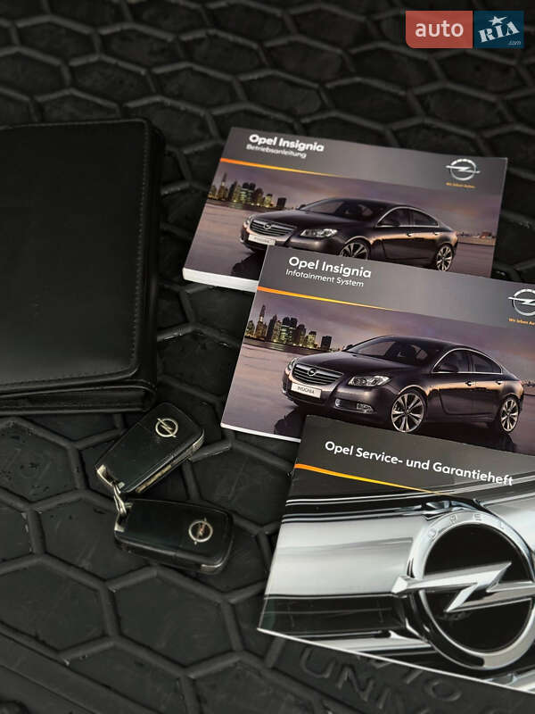 Універсал Opel Insignia 2010 в Києві