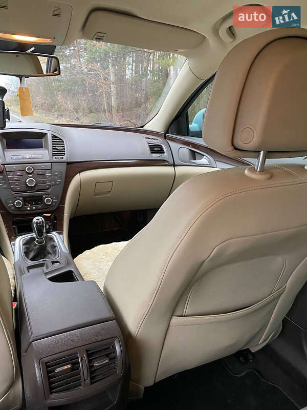 Универсал Opel Insignia 2010 в Львове