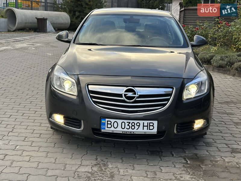 Седан Opel Insignia 2012 в Тернополе