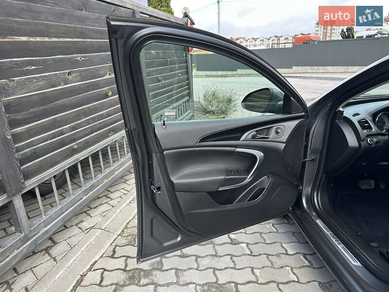Седан Opel Insignia 2012 в Тернополе