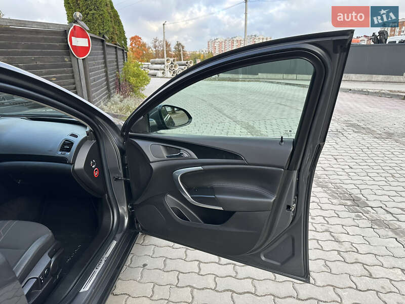 Седан Opel Insignia 2012 в Тернополе