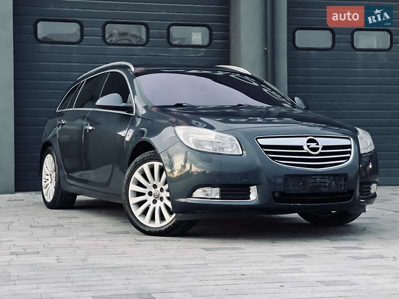 Універсал Opel Insignia 2010 в Тернополі