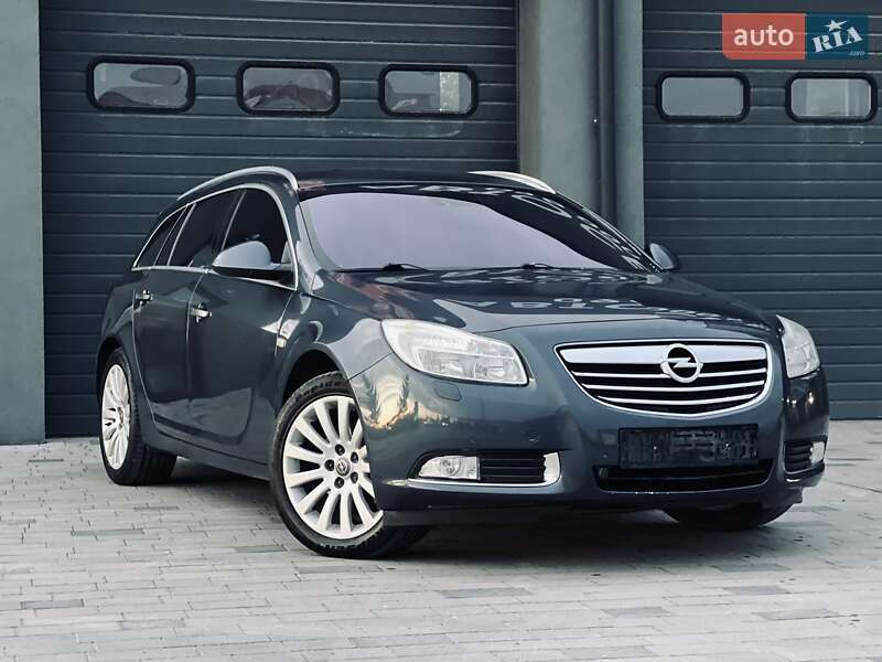 Універсал Opel Insignia 2010 в Тернополі