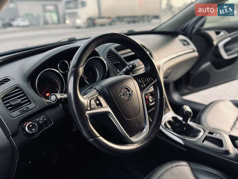Універсал Opel Insignia 2010 в Тернополі