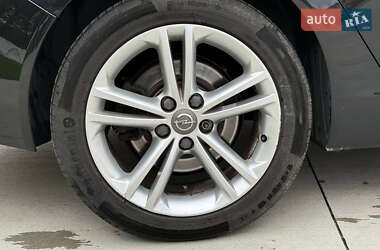 Универсал Opel Insignia 2012 в 