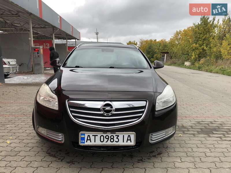 Универсал Opel Insignia 2011 в 