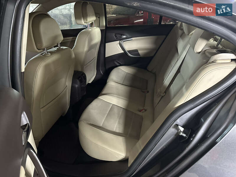 Лифтбек Opel Insignia 2010 в Тульчине
