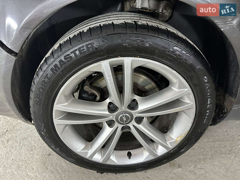 Лифтбек Opel Insignia 2010 в Тульчине