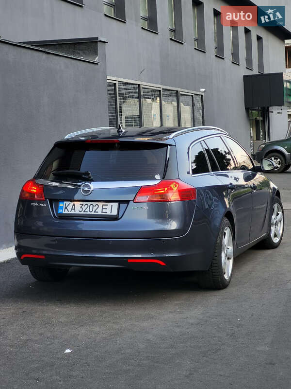 Универсал Opel Insignia 2010 в Чернигове