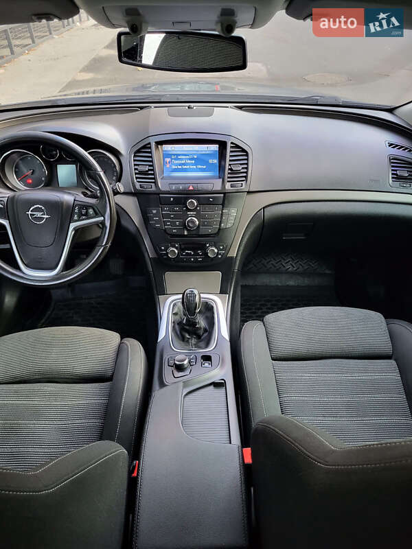 Универсал Opel Insignia 2010 в Чернигове