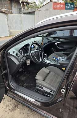 Универсал Opel Insignia 2013 в 