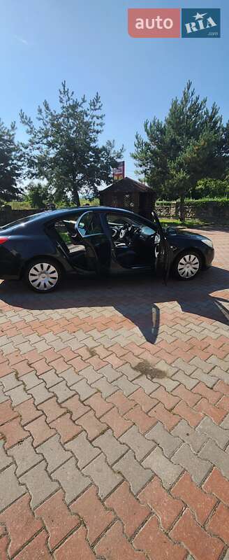 Седан Opel Insignia 2011 в Самборе