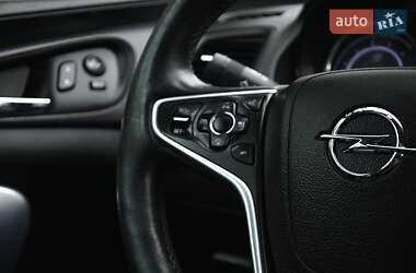 Универсал Opel Insignia 2016 в 