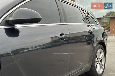 Универсал Opel Insignia 2010 в 