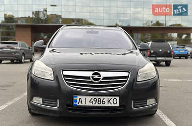 Универсал Opel Insignia 2010 в 