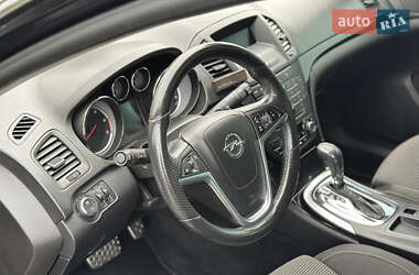Универсал Opel Insignia 2010 в 