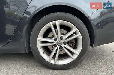 Универсал Opel Insignia 2010 в 
