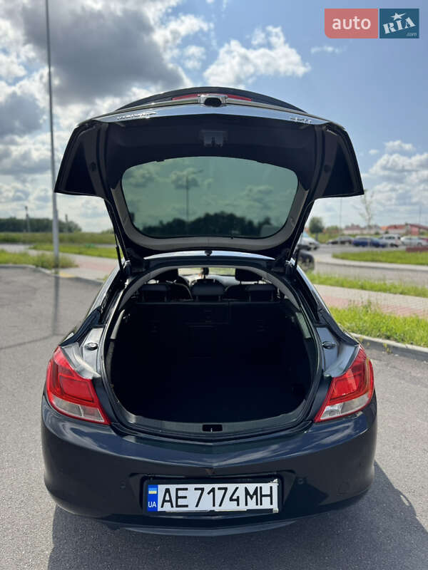 Седан Opel Insignia 2012 в Виннице