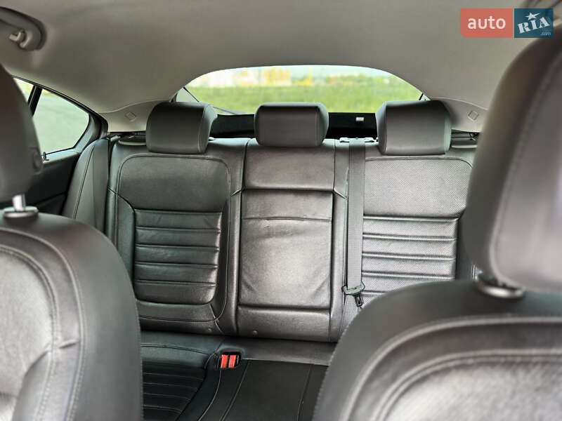 Седан Opel Insignia 2012 в Виннице