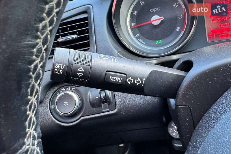 Седан Opel Insignia 2012 в Киеве