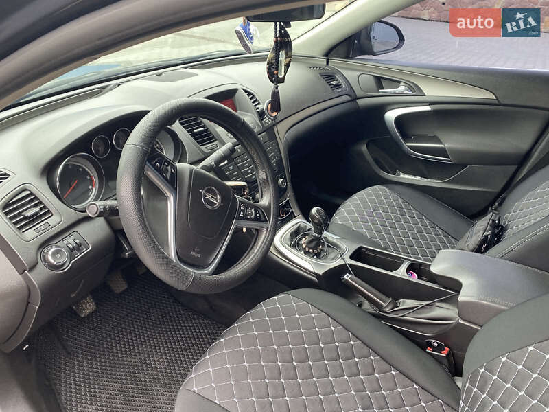 Ліфтбек Opel Insignia 2012 в Тернополі
