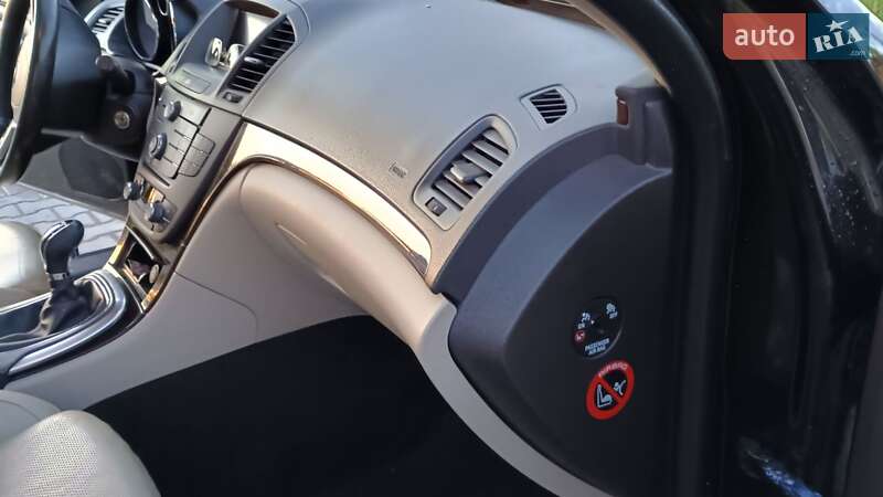 Универсал Opel Insignia 2012 в Самборе