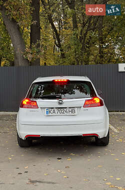 Универсал Opel Insignia 2010 в 